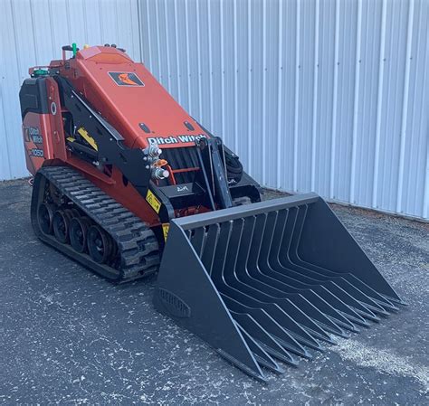 Rock Bucket Attachments for Mini Skid Steers 